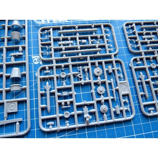 Amodel 72295 - 1/72 - Learjet-35A  LX-ONE, PT-LOE scale model kit