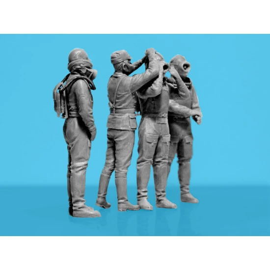 Icm 35906 1/35 Chornobyl 6 Feat Of Divers 4 Figures Plastic Model Kit Scale