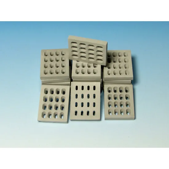Eureka E-018 1/35 Modern Concrete Road Panels Perforated Plaster 20pcs