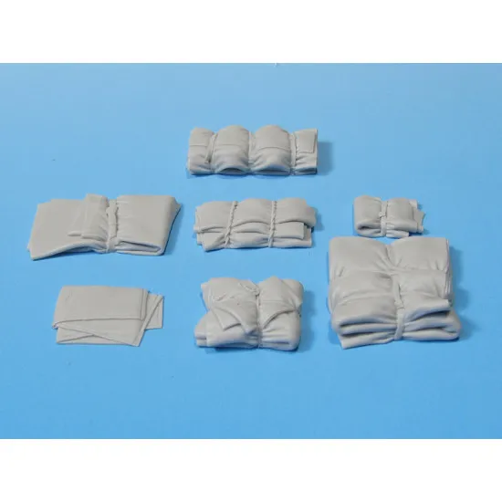 Eureka E-028 1/35 Universal Tent And Tarp Set 1 7pcs Stowage Accessory