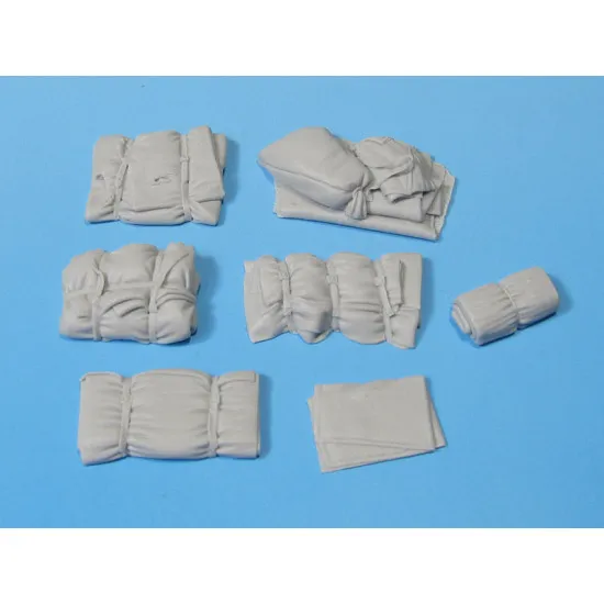 Eureka E-030 1/35 Universal Tent And Tarp Set 3 7pcs Stowage Accessory