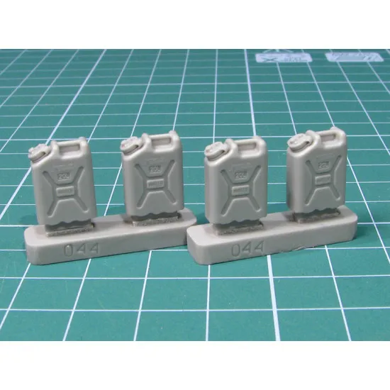 Eureka E-044 1/35 Us Military Water Canisters 20l 4pcs Resin