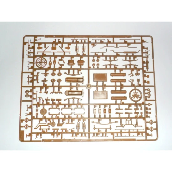 Henschel 33 D1 Kfz.72, WWII German Radio Communication Truck 1/35 ICM 35467