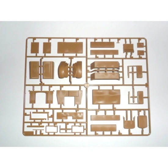 Henschel 33 D1 Kfz.72, WWII German Radio Communication Truck 1/35 ICM 35467