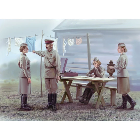 Soviet Military Servicewomen 1/35 ICM 35621