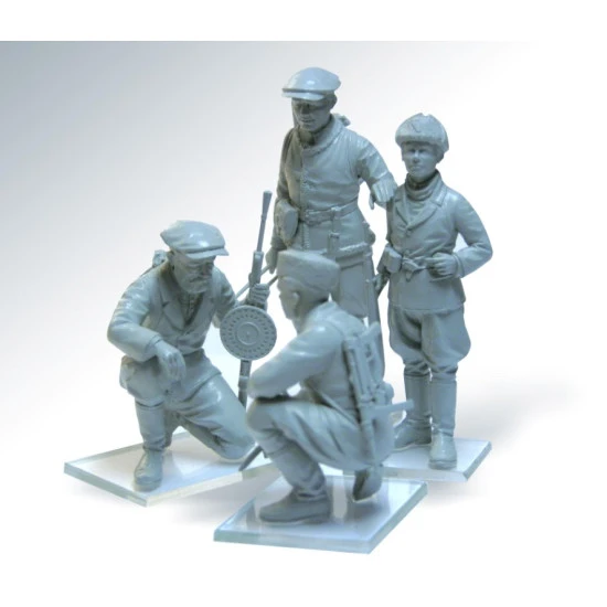 WWII Soviet Partisans 1/35 ICM 35631