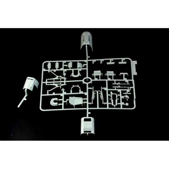 Hgw 103201 1/32 Messerschmitt Bf 109e-7 Trop German Aircraft Plastic Model Kit