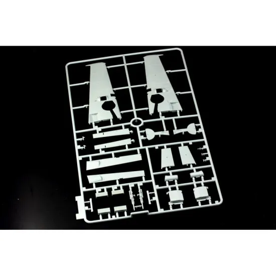 Hgw 103201 1/32 Messerschmitt Bf 109e-7 Trop German Aircraft Plastic Model Kit