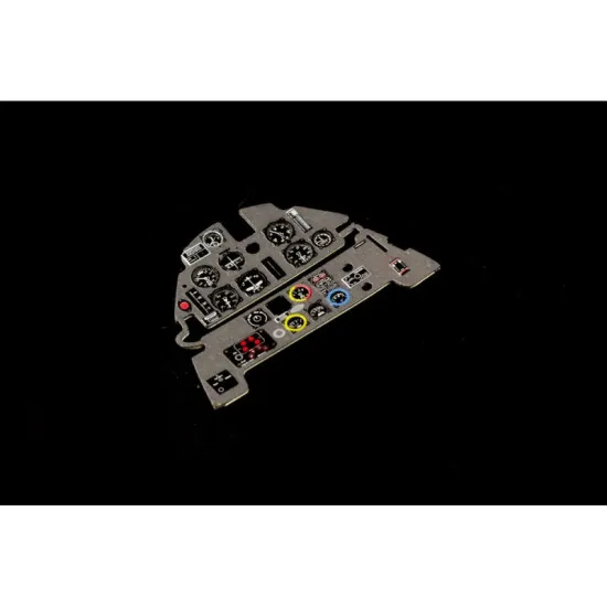 Hgw 103201 1/32 Messerschmitt Bf 109e-7 Trop German Aircraft Plastic Model Kit