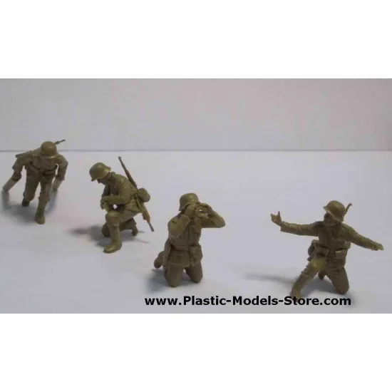 7,62 cm Pak 36 (r) with German Crew (4 figures) 1/35 ICM 35801