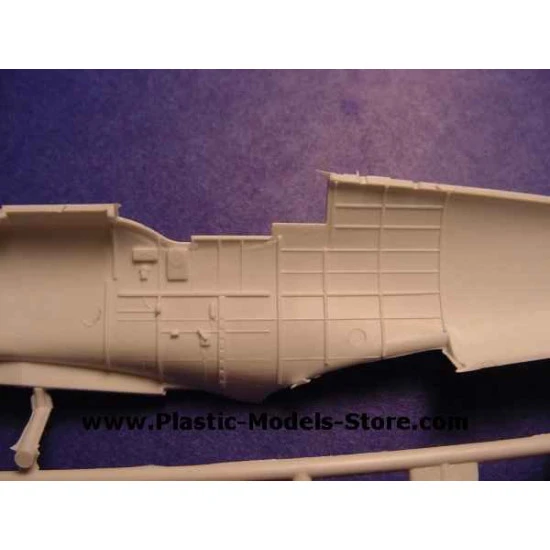 Spitfire Mk.IX aircfraft WWII 1/48 ICM 48061