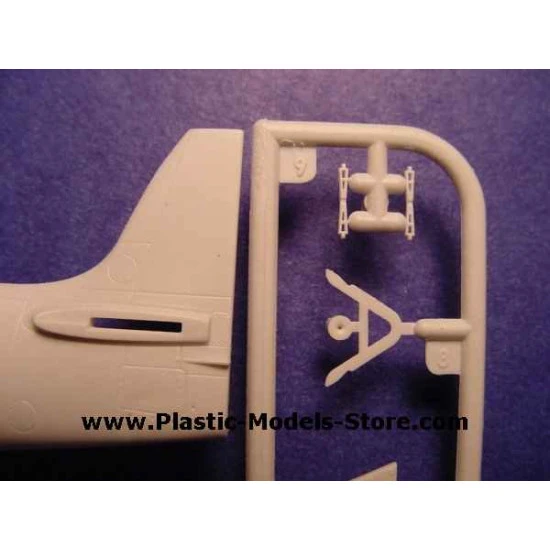 Spitfire Mk.IX aircfraft WWII 1/48 ICM 48061