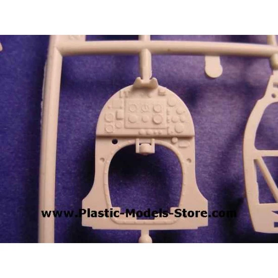 Spitfire Mk.IX aircfraft WWII 1/48 ICM 48061