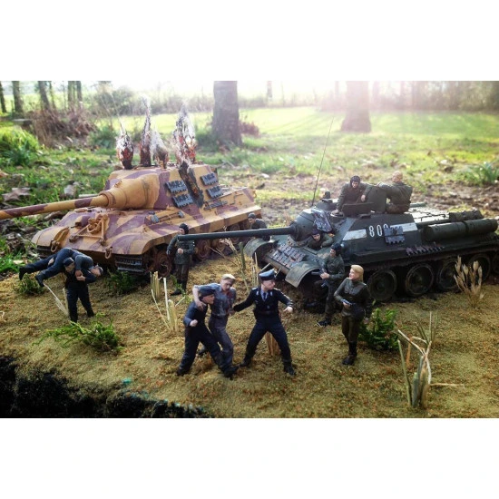 Master Box 3536 1/35 German Tank Crew Kursk 1943 Plastic Figures Kit