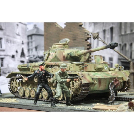 Master Box 3536 1/35 German Tank Crew Kursk 1943 Plastic Figures Kit