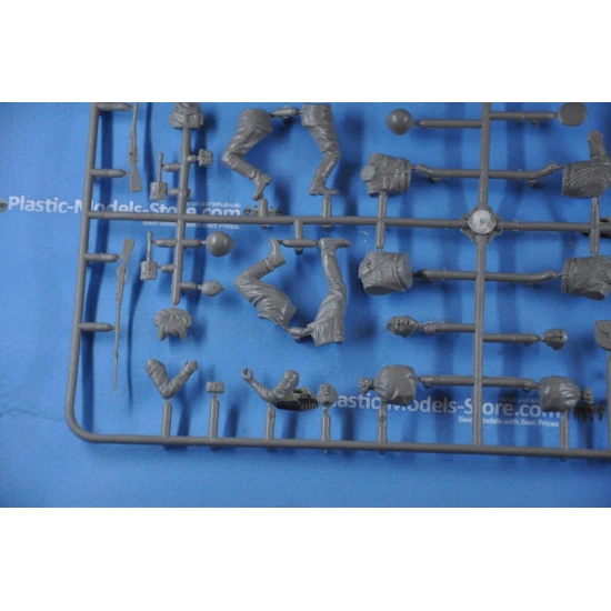 Master Box 3523 1/35 Eastern Front. Soviet Infantry In Action 1941 1942 Model Kit