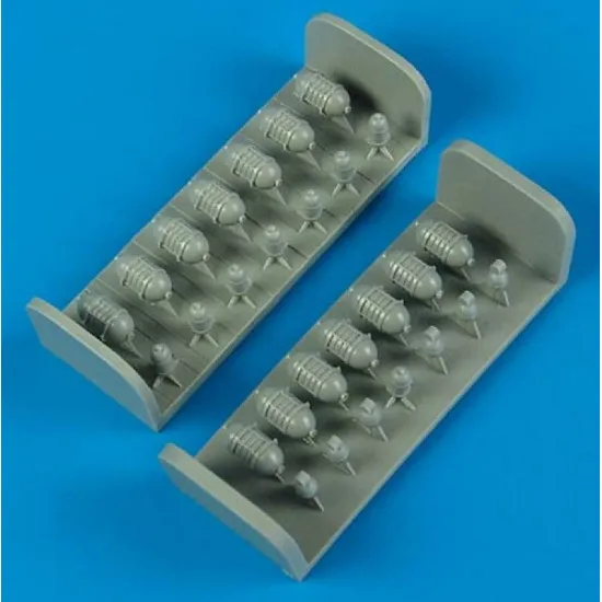 Quickboost 72356 1/72 B-17 Flying Fortress Oxygen Cylinders Accessories Kit