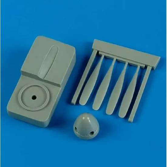 Quickboost 72369 1/72 P-51d/K Mustang Propeller W/Tool For Tamiya Accessories