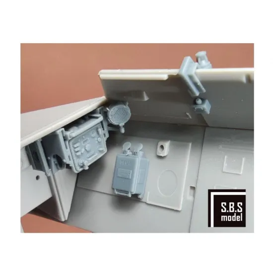 Sbs 3d033 1/35 Radio Equipment For Sd.kfz. 251/1 Fusprech.f 1944