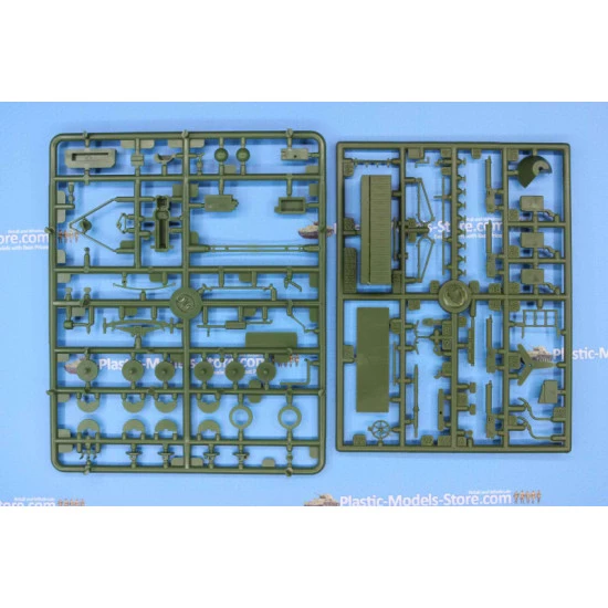 Quadruple Maxim AA MG on GAZ-AA chassis WWII 1/48 UM 511