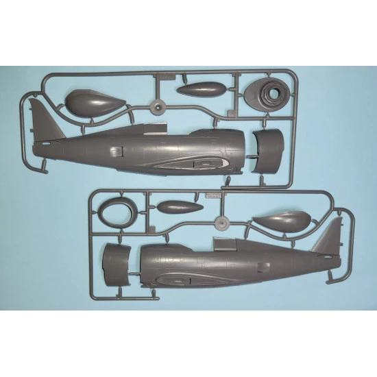 Dora Wings 48054 1/48 Republic P-47c Thunderbolt With Ferry Tank