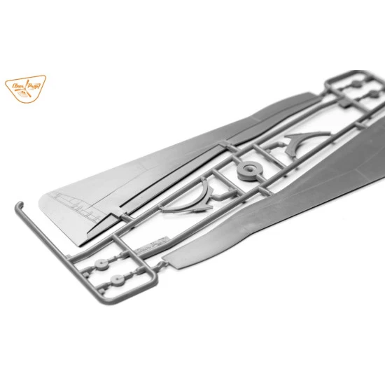 Clear Prop 4819 1/48 D 21a Drone Plastic Model Aircraft