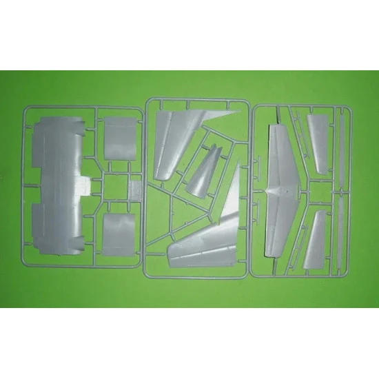 Amodel 72253 1/72 An 24b Poland Ddr Plastic Model Kit