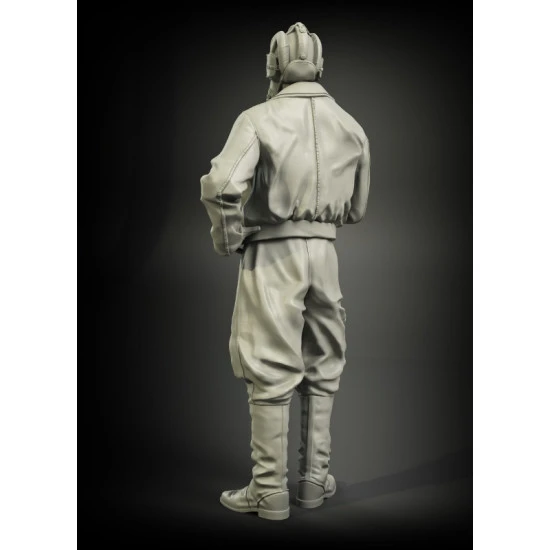 Panzer Art Fi35-011 1/35 Soviet Tanker With Captured Leather Jacket Resin Model