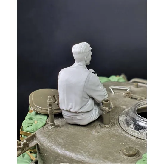 Panzer Art Fi35-148 1/35 Easy Rider Sherman Tank Loader Resin Model Kit