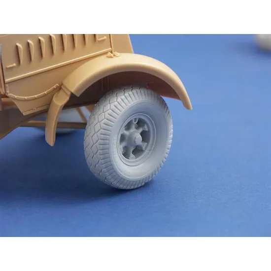 Panzer Art Re35-072 1/35 Road Wheels With Spare For Sd.kfz.9 Famo Accessories Kit