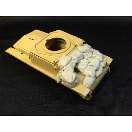 Panzer Art Re35-083 1/35 Sand Armor For Fiat 13/40 Tamiya Kit Accessories Kit Panzer Art Re35-083 1/35 Sand Armor For Fiat 13/40 Tamiya Kit Accessories Kit