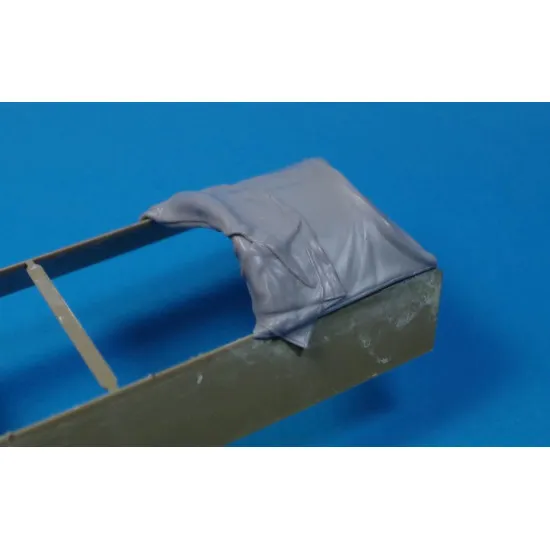Panzer Art Re35-254 1/35 Rolls Canvas Cover For Sd.kfz 251 D Accessories Kit Panzer Art Re35-254 1/35 Rolls Canvas Cover For Sd.kfz 251 D Accessories Kit
