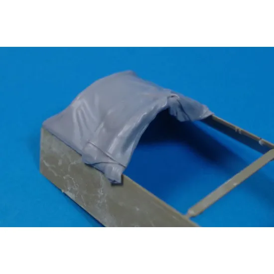 Panzer Art Re35-254 1/35 Rolls Canvas Cover For Sd.kfz 251 D Accessories Kit Panzer Art Re35-254 1/35 Rolls Canvas Cover For Sd.kfz 251 D Accessories Kit