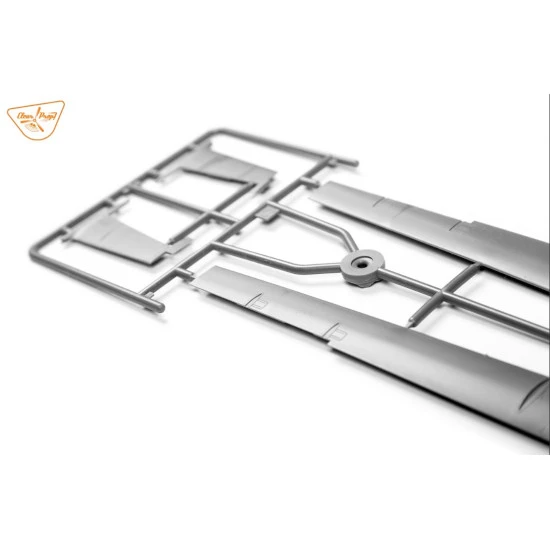 Clear Prop 3503 1/35 Tb.2 Uav Ukrainian Navy Plastic Model Aircraft