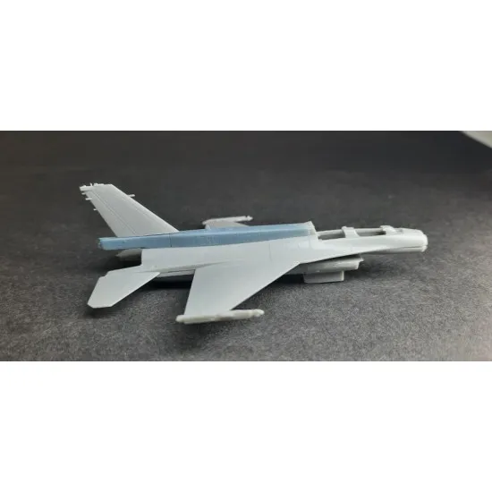Rise144 Models Rm049 1/144 F-16 Dorsal Spine Israel Version Trumpeter Kit