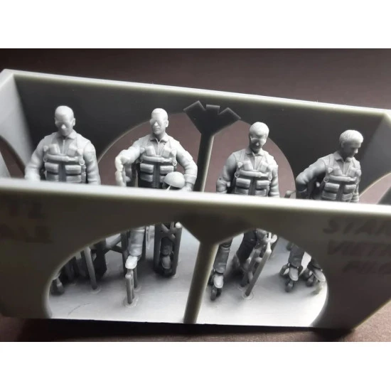 Rise144 Models Rm72020 1/72 Vietnam Era Pilots Standing 4x Pilots, Diff Poses