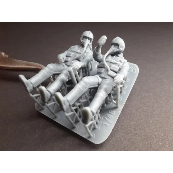 Rise144 Models Rm48006 1/48 Vietnam Era Pilots Sitting, Set No 2 2x Pilots