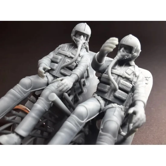 Rise144 Models Rm32002 1/32 1/32 Vietnam Era Pilots Sitting, Set No 2 2x Pilots