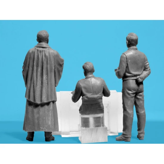 Icm 35616 1/35 You Are Important To God Prayer Before Battle New Molds