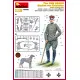 THE RED BARON MANFRED VON RICHTHOFEN WWI FLYING ACE PLASTIC MODEL KIT 1/16 MINIART 16032