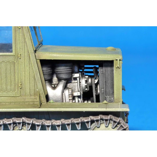 YA-12 SOVIET ARTILLERY TRACTOR - PLASTIC MODEL KIT SCALE 1/35 MINIART 35052