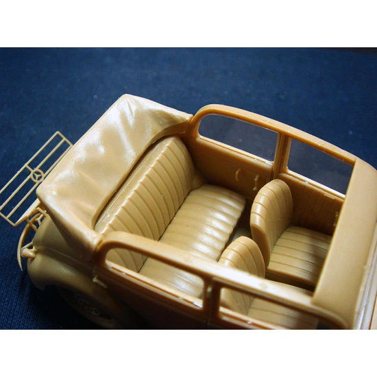 Typ 170V. Cabrio Saloon 1/35 Miniart 35103