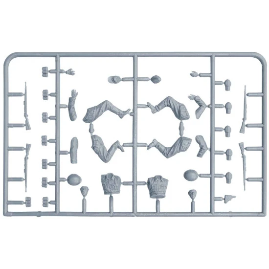 Kfz.70 (MB 1500A) German 4x4 car with crew 1/35 Miniart 35139