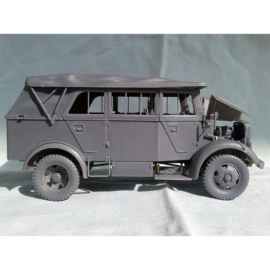 L1500A (Kfz.70) German personnel car 1/35 Miniart 35147