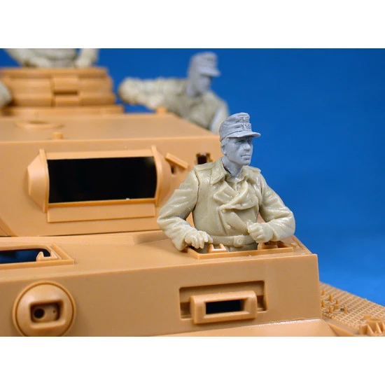 German tank crew 1/35 Miniart 35167