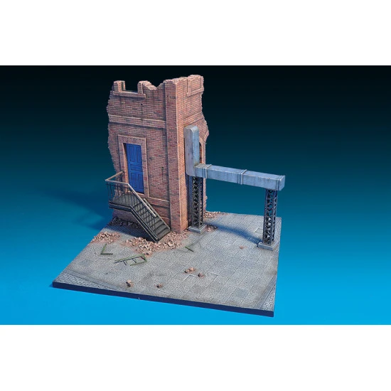 Ruined factory with base 1/35 Miniart 36053