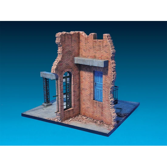 Ruined factory with base 1/35 Miniart 36053
