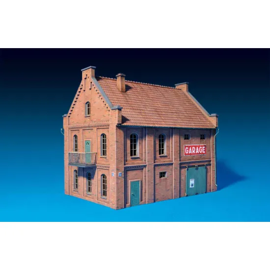 Building with garage 1/72 Miniart 72031
