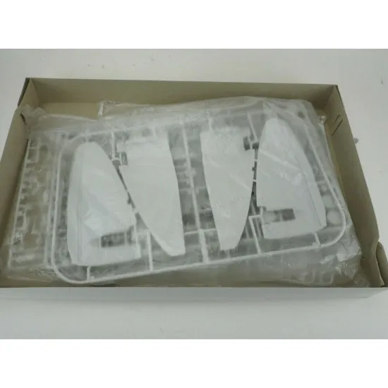 Roden 027 1/72 He-111e German Bomber Wwi Plastic Model Kit