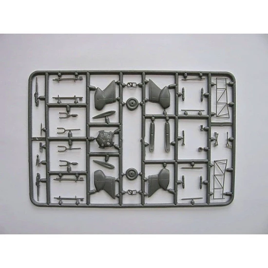 Yakovlev UT-1B Soviet light attack aircraft 1/48 Micro-Mir 48-003